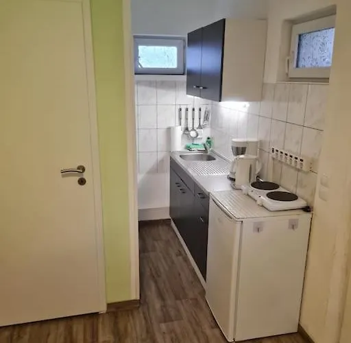 Gemuetlicher Gartenbungalow