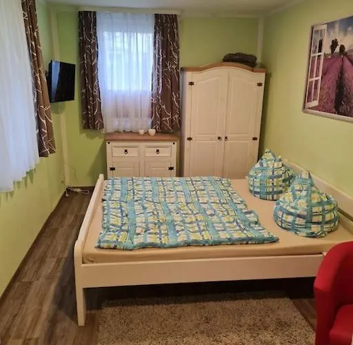Gemuetlicher Gartenbungalow